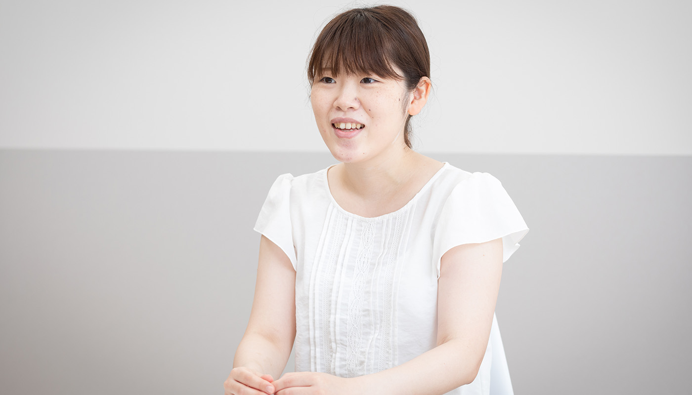 ——最初に、ちさと先生が自由が丘ひばり保育園に入職するまでのキャリア・ヒストリーを聞かせてください。